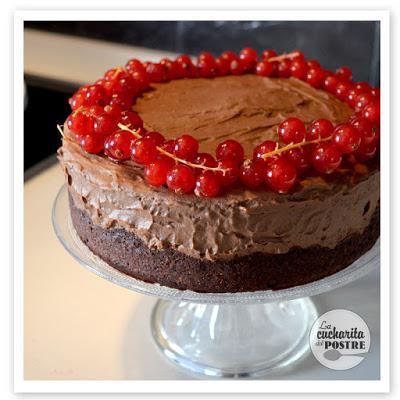 TARTA DE QUESO DE CHOCOLATE CON FRUTOS ROJOS / CHOCOLATE CHEESECAKE WITH RED BERRIES