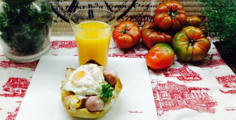 Tartaleta de huevo con salchicha