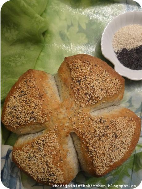 PAIN DE LA SEMAINE: PAIN AUX GRAINES DE SÉSAME ET DE PAVOT / BREAD OF THE WEEK: SESAME AND POPPY SEEDS BREAD / PAN DE LA SEMANA: PAN CON SEMILLAS DE SESAMO Y DE AMAPOLA