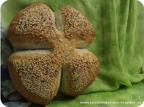 PAIN DE LA SEMAINE: PAIN AUX GRAINES DE SÉSAME ET DE PAVOT / BREAD OF THE WEEK: SESAME AND POPPY SEEDS BREAD / PAN DE LA SEMANA: PAN CON SEMILLAS DE SESAMO Y DE AMAPOLA