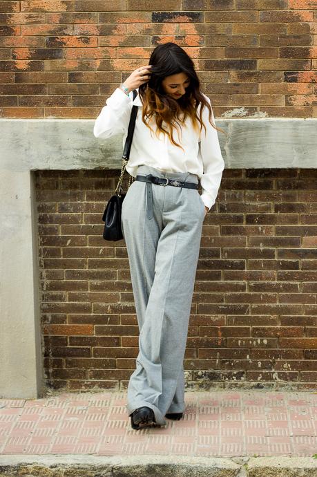 pantalón palazzo gris