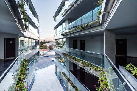 Edificio de uso mixto en Quito, Ecuador Edificio de uso mixto en Quito, Ecuador