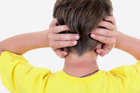 Acantosis nigricans - Piel oscura entre las piernas y en los pliegues de la piel