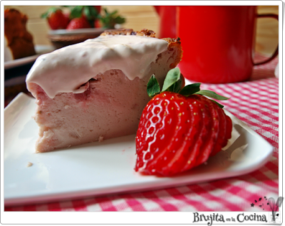 Tarta de queso y peti fácil con fresas