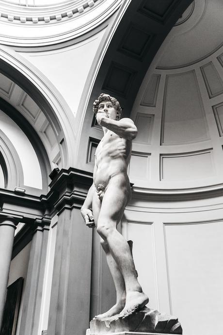 Florence-Collage_On_The_Road-Black_Jeans-Chanel_Slingback_Shoes-Blue_Shirt-Uterque-Topknot-Outfit-71