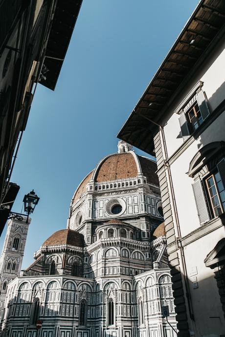 Florence-Collage_On_The_Road-Black_Jeans-Chanel_Slingback_Shoes-Blue_Shirt-Uterque-Topknot-Outfit-18