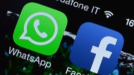 WhatsApp quiere compartir información con Facebook
