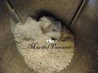 Galletas integrales de avena con queso.