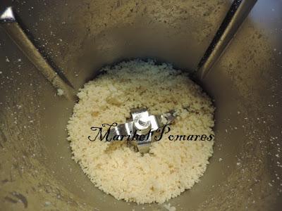 Galletas integrales de avena con queso.