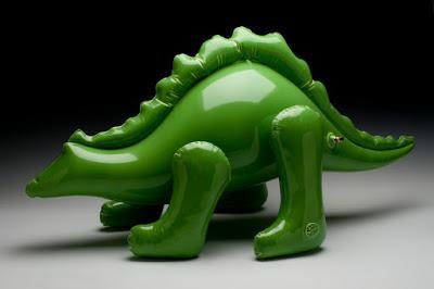 Los dinosaurios hinchables de cerámica de Brett Kern Los dinosaurios hinchables de cerámica de Brett Kern