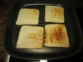 BROCHETAS CON PAN DE SANDWICH