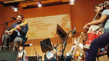 Orquesta de Instrumentos Reciclados de Cateura y Antonio Orozco