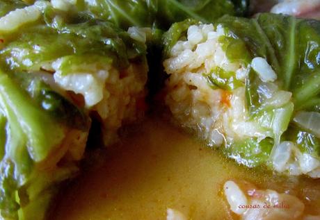 Rollitos de col con gambas y arrroz