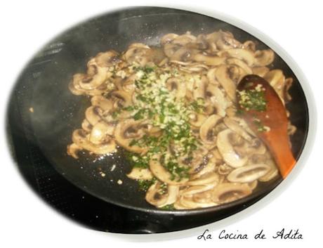 Champiñón al ajillo