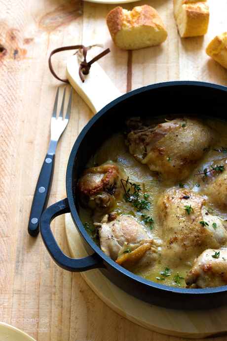 Pollo en salsa de ajo y tomillo