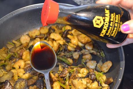 Fideos de Arroz con Setas, Gambas y Espárragos