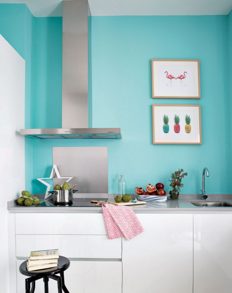 Decorados a todo color. Vitalidad en el centro de Madrid turquoise kitchen
