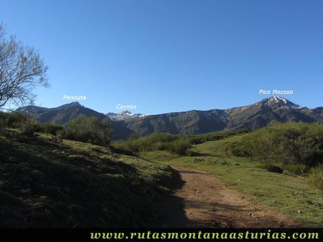 Vista del Penoura, Cornón y Pico Mocoso