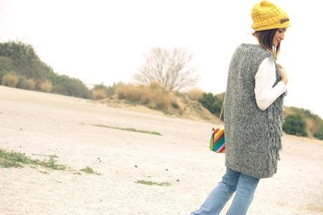 Look con chaleco de pelo