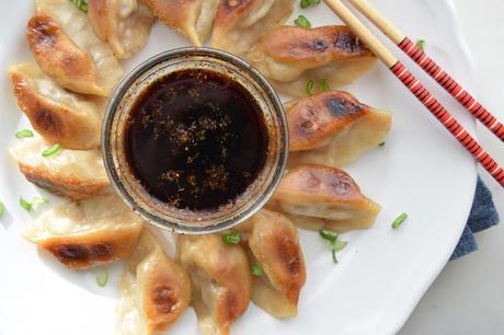 Gyozas de cerdo y col china. El plato japonés que no te quieres perder Gyozas de cerdo y col china. El plato japonés que no te quieres perder