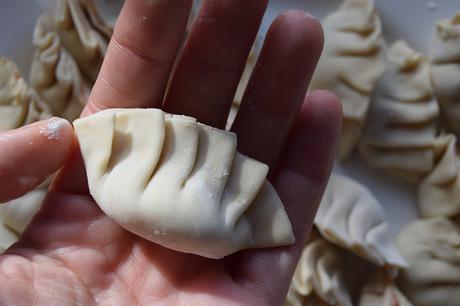 Gyozas de cerdo y col china. El plato japonés que no te quieres perder Gyozas de cerdo y col china. El plato japonés que no te quieres perder