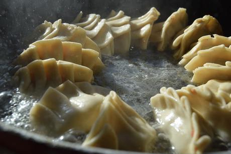 Gyozas de cerdo y col china. El plato japonés que no te quieres perder