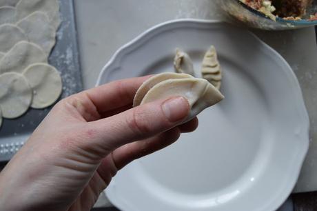 Gyozas de cerdo y col china. El plato japonés que no te quieres perder Gyozas de cerdo y col china. El plato japonés que no te quieres perder