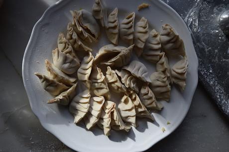 Gyozas de cerdo y col china. El plato japonés que no te quieres perder Gyozas de cerdo y col china. El plato japonés que no te quieres perder