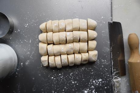 Gyozas de cerdo y col china. El plato japonés que no te quieres perder Gyozas de cerdo y col china. El plato japonés que no te quieres perder