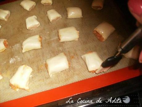 Hojaldres de atún con tomate