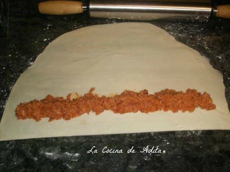 Hojaldres de atún con tomate