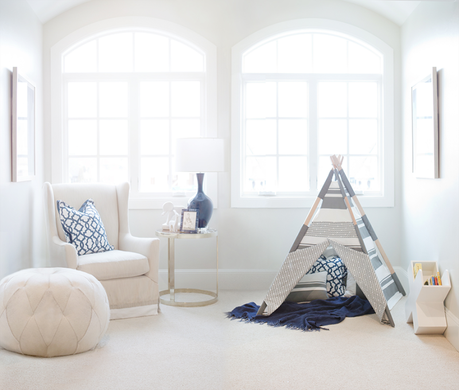 HABITACIÓN ELEGANTE DE UN BEBE