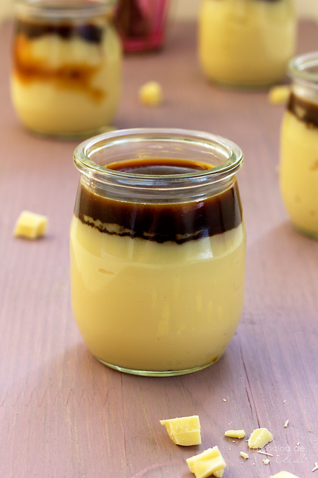 Vasitos de chocolate blanco y espresso