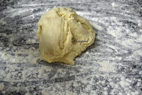 Pizza de Espinacas Salmón Ahumado y Perlas de Mozarella