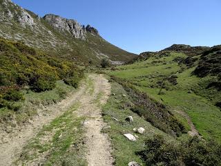 Puerto Tarna-Abedular-Montoviu-Ventaniella-Los Llobiles