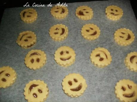 Galletas  de caritas, con chocolate