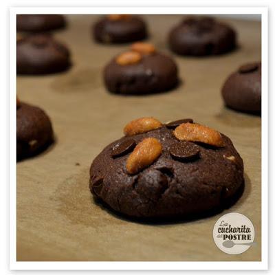 COOKIES DE CHOCOLATE Y MANTEQUILLA DE CACAHUETE / PEANUT BUTTER AND CHOCOLATE COOKIES