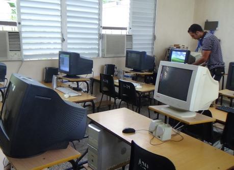 Maestros villaclareños reclaman sus salarios