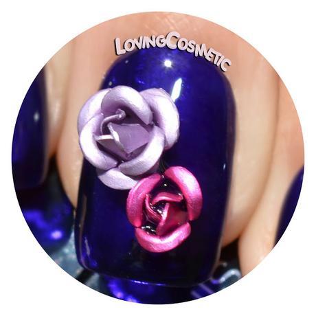 Nail Art Chanel - Rosas en 3D y Tachuelas Holográficas Nail Art Chanel - Rosas en 3D y Tachuelas Holográficas