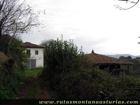 Ruta de los Molinos del Rio Profundo: Casa y hórreo