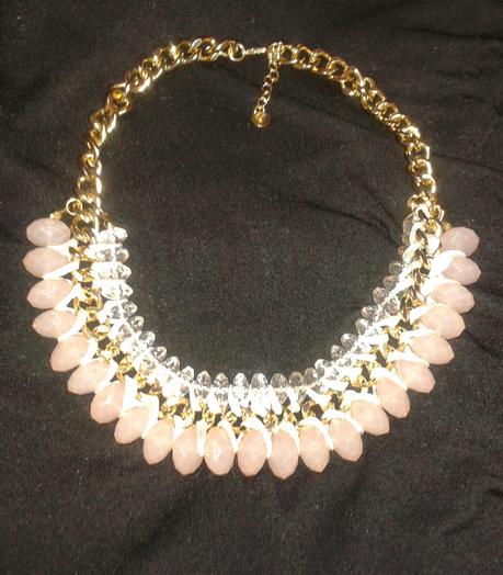 collar piedras rosas y blancas lefties