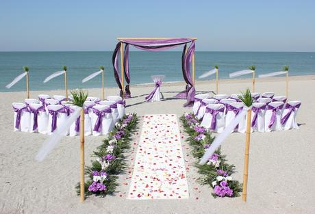 DECORACIÓN DE UNA BODA EN LA PLAYA