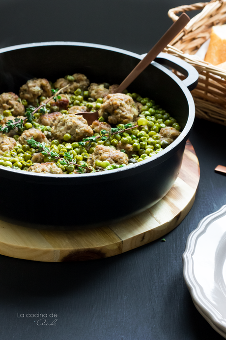 Albóndigas de ternera con guisantes, baharat y limón