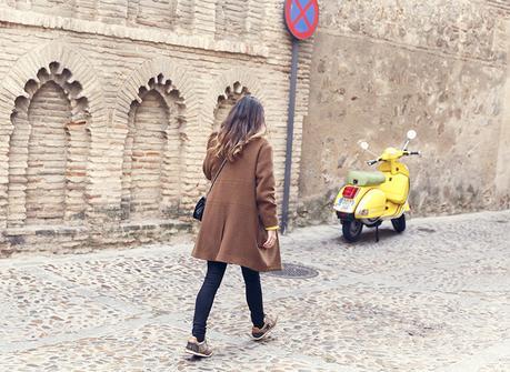 YELLOW JUMPER IN TOLEDO