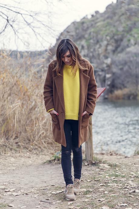 YELLOW JUMPER IN TOLEDO