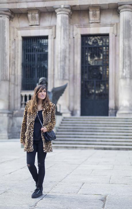 BLACK AND ANIMAL PRINT BLACK AND ANIMAL PRINT