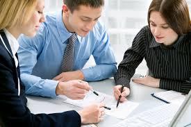 Conoce el significado de soñar con un asesor. sueño con un asesor