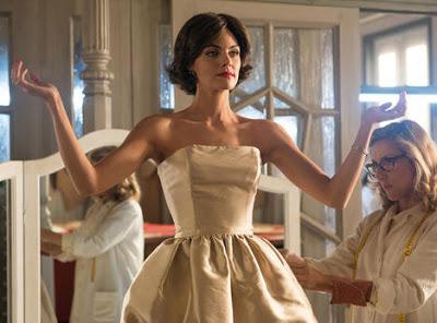 Amaia Salamanca apoya a adolescentes con cáncer