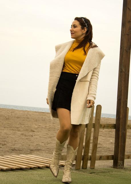 Mostaza y Falda abotonada-Mustard and Buttoned Skirt