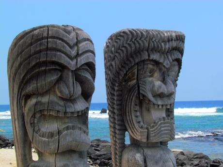 Los Tiki o Ki'i, estatuas de dioses hawaianos